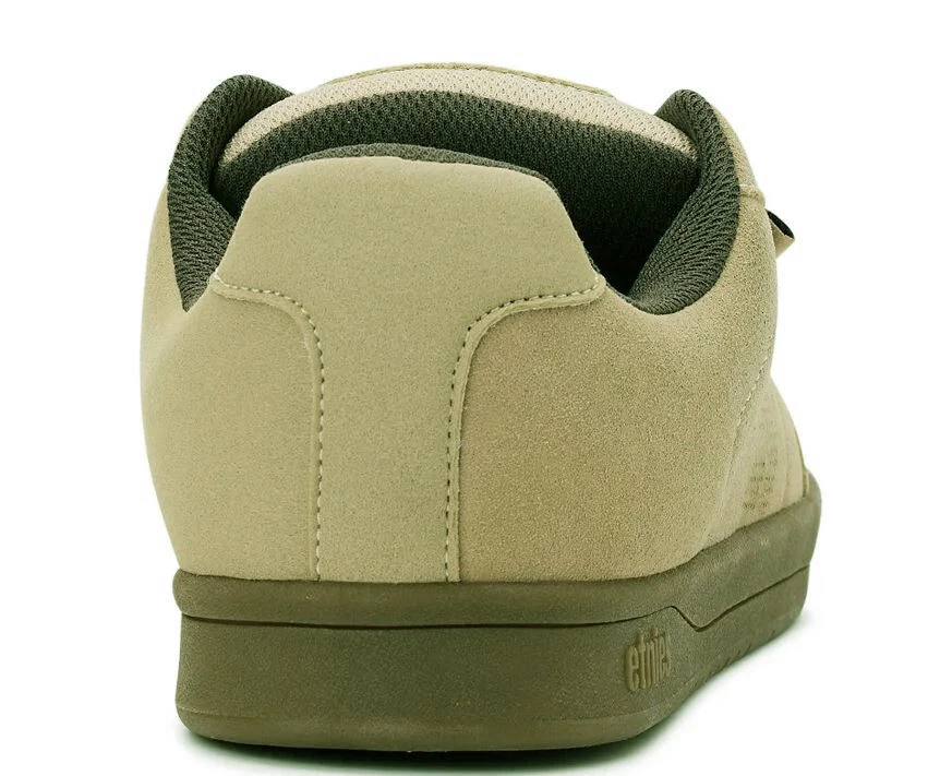Etnies Men's Relax Skate Low Shoes with Leather and Synthetic Upper